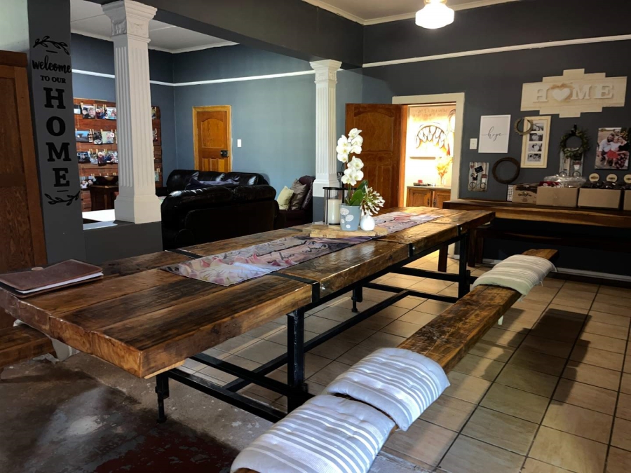 4 Bedroom Property for Sale in Kanoneiland Northern Cape